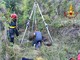 Cipressa,  cane da caccia cade in un pozzo: salvato da vigili del fuoco con il supporto del Saf (foto e video)