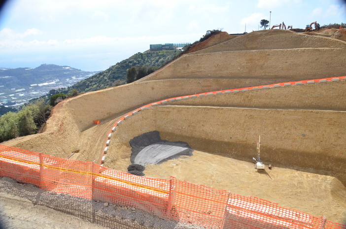 Biodigestore, la Provincia tenta di anticipare a metà anno l’apertura della discarica di servizio di Colli