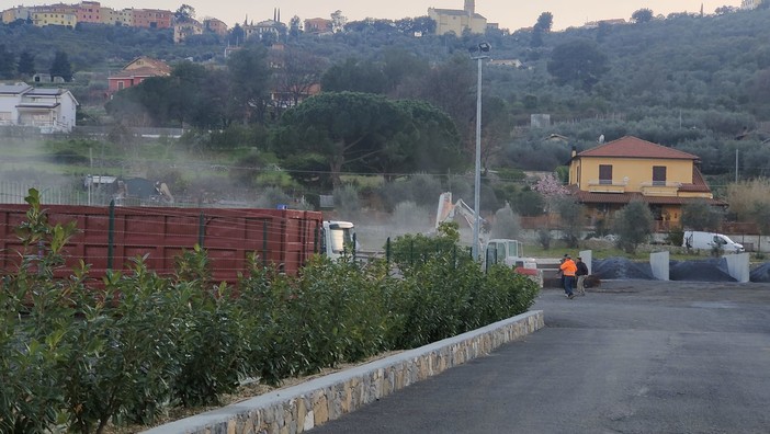 Imperia, demoliti i capannoni Edilcantieri di via Ballestra al Prino