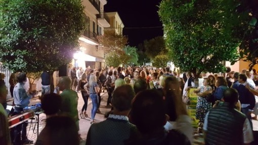 Diano Marina, difficile trovare un bar che dopo le 22.00 ti faccia un caffè