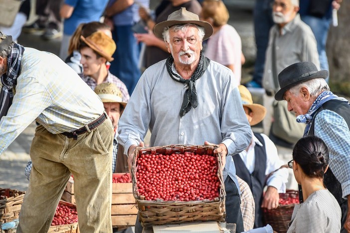 Per le vie di Asti in scena lo spettacolo del Monferrato