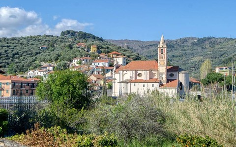 Diano San Pietro accelera sui lavori di manutenzione ordinaria in un tratto del greto del torrente Evigno