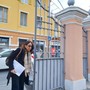 L'avvocato Busuito all'ingresso del Tribunale