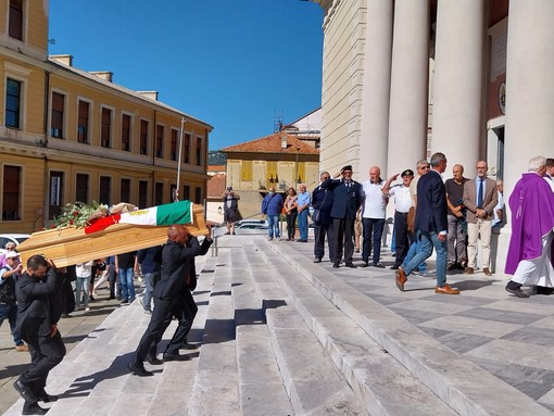 Funerale del comandante Serafini, don Lucio: &quot;La sua avventura marinara è divenuta realtà nel museo&quot;