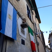 Costa d’Oneglia in festa per la Notte Bianca in onore della bandiera argentina (foto)