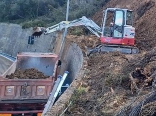 Maltempo, frana in A10: riaperto il tratto autostradale