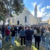 A Diano Marina ultimo saluto in musica a Valerio Abbo il cantante-albergatore morto in un incidente