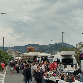 In lungomare Vespucci la fiera di San Francesco, unisce tradizione e innovazione