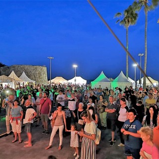 Festa Europea della Musica: San Bartolomeo al Mare protagonista: musica live, artisti di strada, street food e un mare di birra