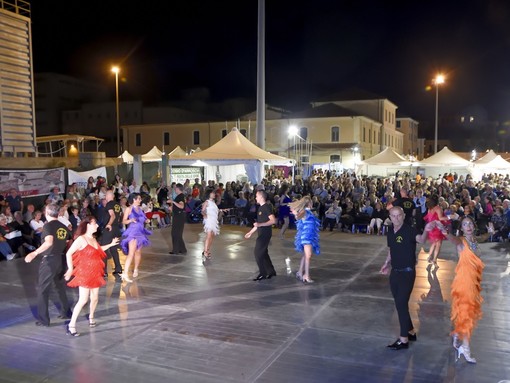 Imperia: Festa di San Giovanni ad Oneglia, nella seconda serata superato brillantemente anche l’effetto “Nazionale”