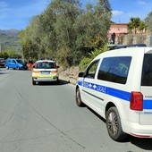 Imperia, frontale apecar-auto, in ospedale conducente del motocarro