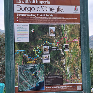 Imperia, installati i primi due cartelloni informativi per le frazioni di Borgo d'Oneglia e Poggi