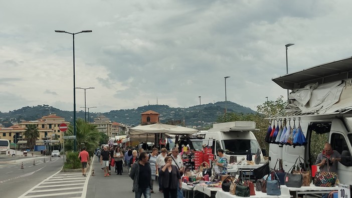 In lungomare Vespucci la fiera di San Francesco, unisce tradizione e innovazione