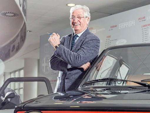 27 novembre 1992, Pieve di Teco: al designer delle auto Giugiaro il Premio Flamalgal