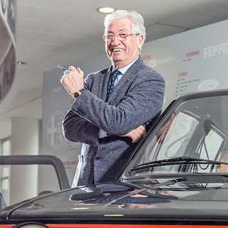 27 novembre 1992, Pieve di Teco: al designer delle auto Giugiaro il Premio Flamalgal