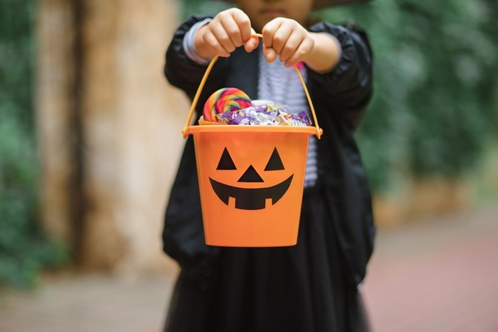 Le Ferriere invase da “mostriciattoli”, torna la festa di Halloween al campetto di via Gibelli