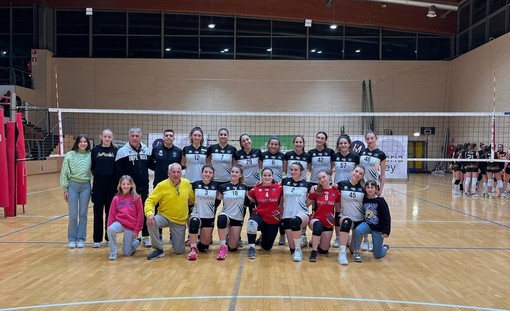 L’Imperia Volley schiaccia la Rainbow La Spezia: una vittoria senza appello nei play-off Serie D