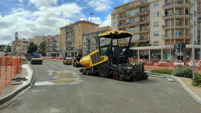 Imperia, via all’asfaltatura della ciclabile in via Trento