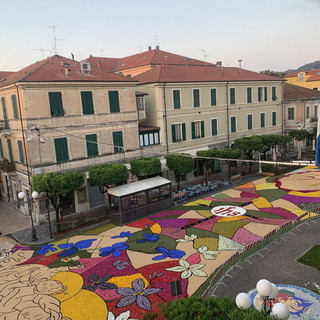 Diano Marina: oggi nel centro cittadino è tornata l''Infiorata del Corpus Domini' (foto)