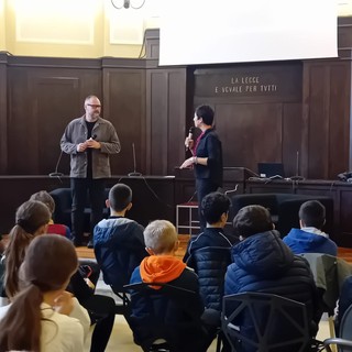 &quot;Incontri con l'autore&quot;, gli studenti dell'I.C. Sauro di Imperia a lezione con lo scrittore Marco Magnone