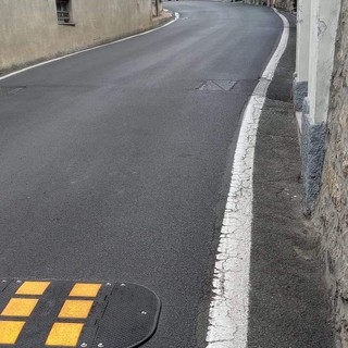 Imperia, in via Fanny Roncati Carli dossi “fantasma” per i motociclisti