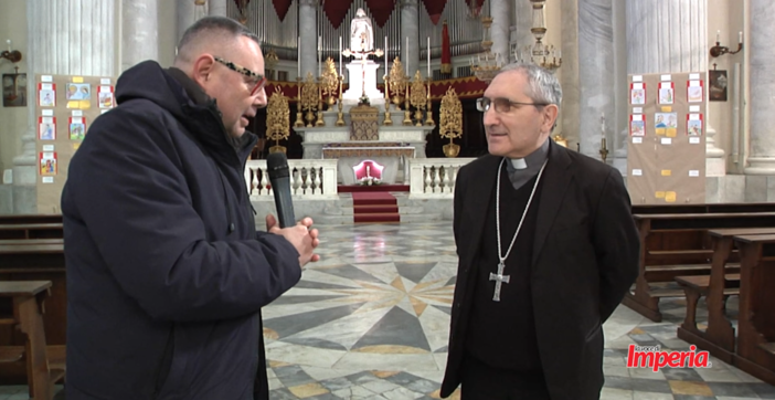 Natale 2023, gli auguri del vescovo Guglielmo agli imperiesi: &quot;È la festa della speranza&quot; (video)