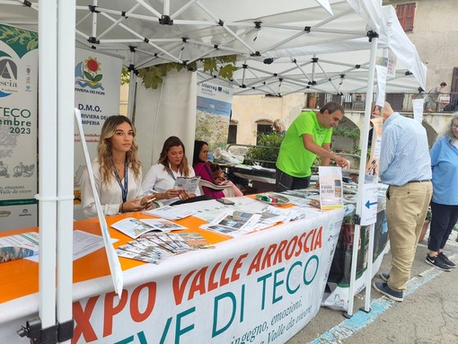 Un servizio navetta tra i parcheggi ed il centro in occasione dell’undicesima edizione dell’Expo della Valle Arroscia