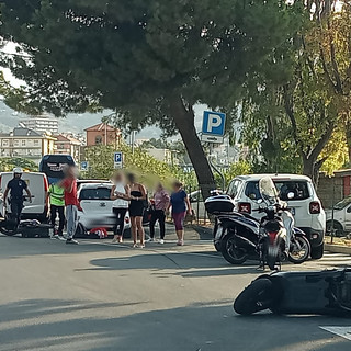 Imperia: incidente sul lungomare Vespucci, quattro mezzi coinvolti