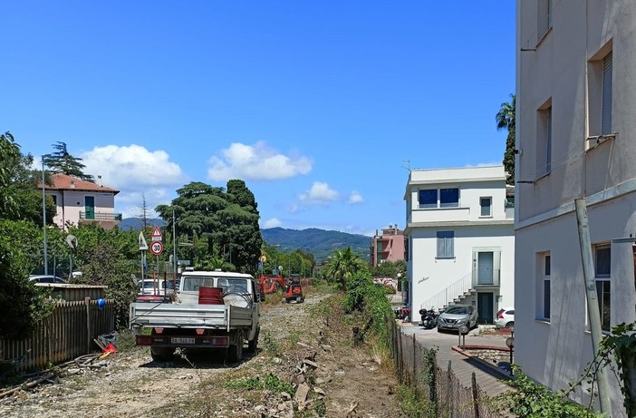 Diano Marina, al via i lavori della Ciclabile sull’ex ferrovia. Il Comitato: “Sogno diventato realtà”