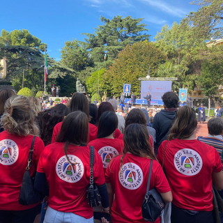 Delegazione di studenti del Liceo Amoretti e Artistico al compleanno di Imperia