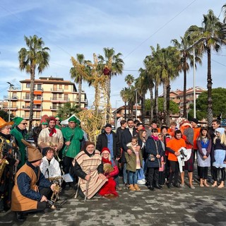 San Bartolomeo al Mare: grande festa per la manifestazione ‘La Befana vien dal mare’ (foto)