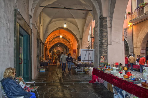 Torna il Mercatino dell’Antiquariato, a Pieve scattano i divieti in centro al paese