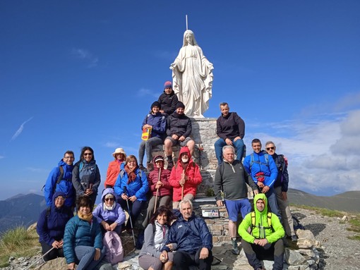 Mendatica, completati i lavori di restauro della Madonnina del Frontè eseguiti durante l'estate dai devoti volontari  (foto)