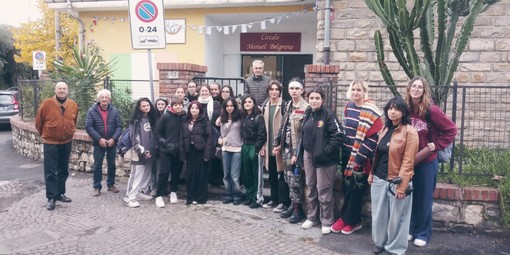 Costa d'Oneglia, per la Notte Bianca 2025 un mosaico realizzato dagli studenti del Liceo Artistico