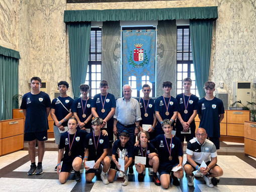 Imperia, i ragazzi dell'Under 16 dell'Istituto della N.S. della Misericordia ricevuti a Palazzo civico