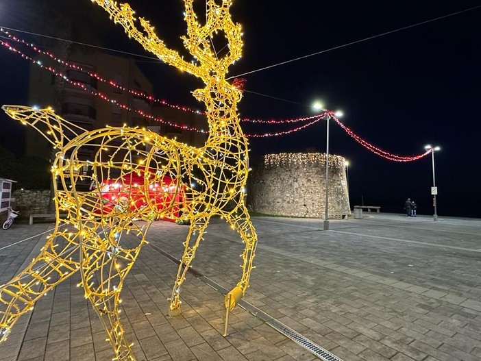 San Bartolomeo al Mare: successo per l'apertura degli eventi dedicati alle feste di Natale (foto)