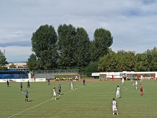 Calcio serie D, l'Imperia fa festa e brinda in Oltrepò: a Broni finisce 3-1 per i neroazzurri