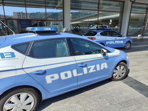 Momenti di tensione in stazione a Imperia per un passeggero violento