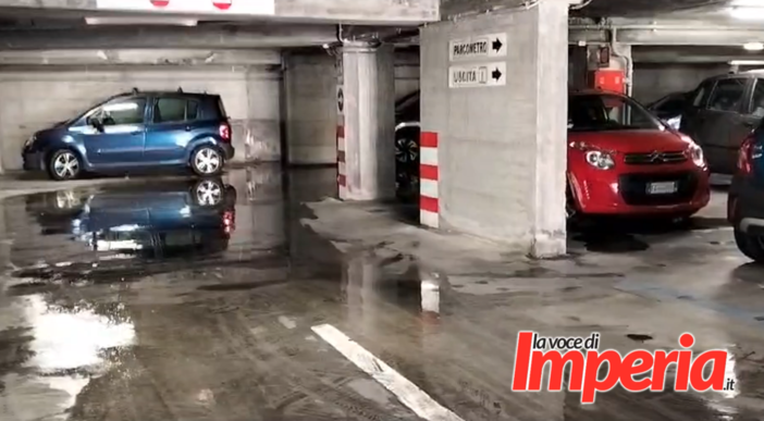 Imperia, parcheggio Amadeo a Porto Maurizio formato palude (video)