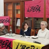 &quot;La mafia non deve fermarvi&quot;,  Rosaria Costa la vedova di Vito Schifani presenta a Imperia l'autobiografia (foto e video)