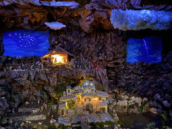 Dolcedo: tre ambientazioni diverse per un nuovo presepe allestito nella chiesa di San Tommaso