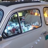 A San Lorenzo al Mare le storiche Fiat 500 diventano protagoniste di un “contest di presepi”