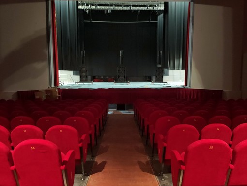 Il Comune spende 17 mila euro per le poltrone del teatro Cavour