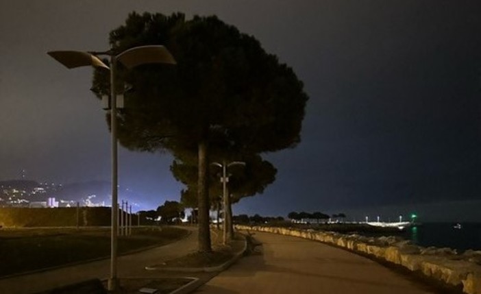 Imperia, i cittadini si lamentano: &quot;Di sera il Parco urbano è illuminato poco e male&quot;