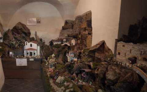 A Chiusanico torna il presepe di Gazzelli nell'antico frantoio (video)