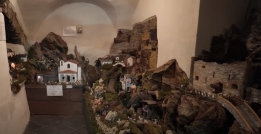 A Chiusanico torna il presepe di Gazzelli nell'antico frantoio (video)