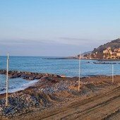 Spiagge del Prino di Imperia, via i moletti presto due nuove isole per l’estate