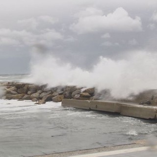 Burrasca forte in arrivo  in Riviera, allerta meteo per vento e freddo