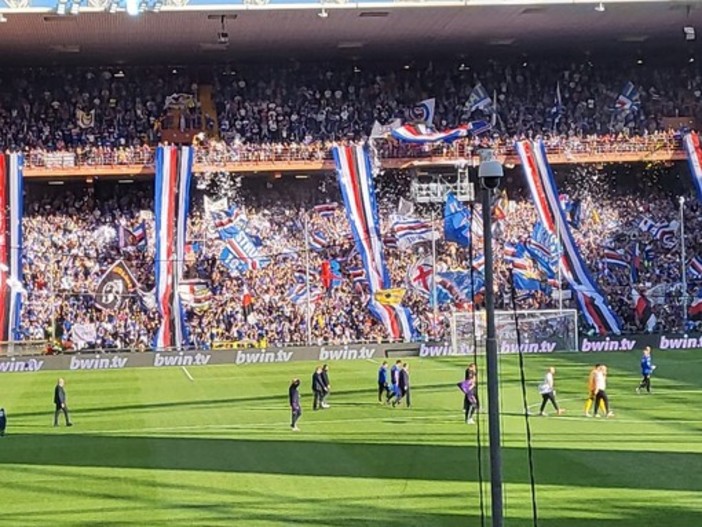 Marassi vestito a festa in occasione dello scorso Samp - Fiorentina vinto dai blucerchiati