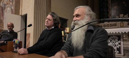 Padre Guidalberto Bormolini riempie la chiesa delle Clarisse: &quot;Al centro di tutto l'essere umano&quot; (video)